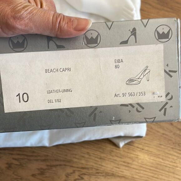 PETER KAISER GREY LEATHER PLATFORM SANDALS.  NEW - Picture 9 of 9